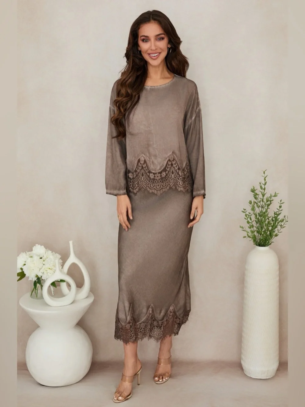 (235132/6292-COTT) VISCOSE MAXI SKIRT WITH LACE HEM - Picture 5 of 6